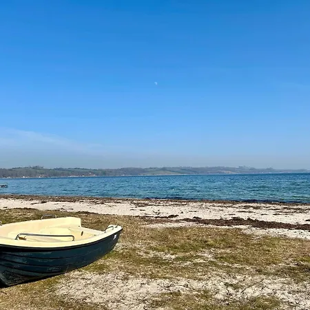 6 Person In בית נופש